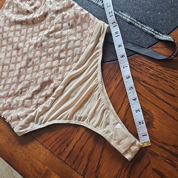PrettyLittleThing Rose Gold Sequin Bodysuit Size 4 - Picture 14 of 16
